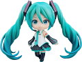 どんなジャンルも、あなたの思うままに歌ってくれる「初音ミク V3」がねんどろいどで登場です！

表情パーツ：「笑顔」「歌唱顔」「にっこり顔」
オプションパーツ：「首掛けヘッドホン(V3)」「マイク」ほか

※掲載の写真はサンプル品を撮影しています。実際の商品とは一部仕様等異なる場合があります。
※商品の塗装は彩色工程が手作業になるため、商品個々に多少の差異があります。予めご了承ください。
※製品は自立しません。付属の台座や支柱を使用してください。

【付属品】
専用台座付属

Art by iXima (C) Crypton Future Media, INC. www.piapro.net【対象年齢】：【商品サイズ (cm)】(高さ）：10