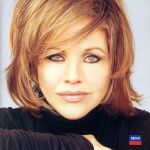 ルネ・フレミング（S）,ジョセフ・カレヤ（T）,クリストフ・エッシェンバッハ（p）,ジャン＝イヴ・ティボーデ（p）,チャールズ・マッケラス（指揮）,ロンドン・フィルハーモニー管弦楽団（po．）,ゲオルグ・ショルティ（指揮）,ロンドン交響楽団販売会社/発売会社：ユニバーサルミュージック　クラシック(ユニバーサルミュージック)発売年月日：2003/12/17JAN：4988005352507ソプラノ歌手、ルネ・フレミングによる1994〜2003年録音盤。プッチーニ「私のお父さん〜歌劇《ジャンニ・スキッキ》」、カタラーニ「さようなら、ふるさとの家よ〜歌劇《ワリー》」他を収録。　（C）RS