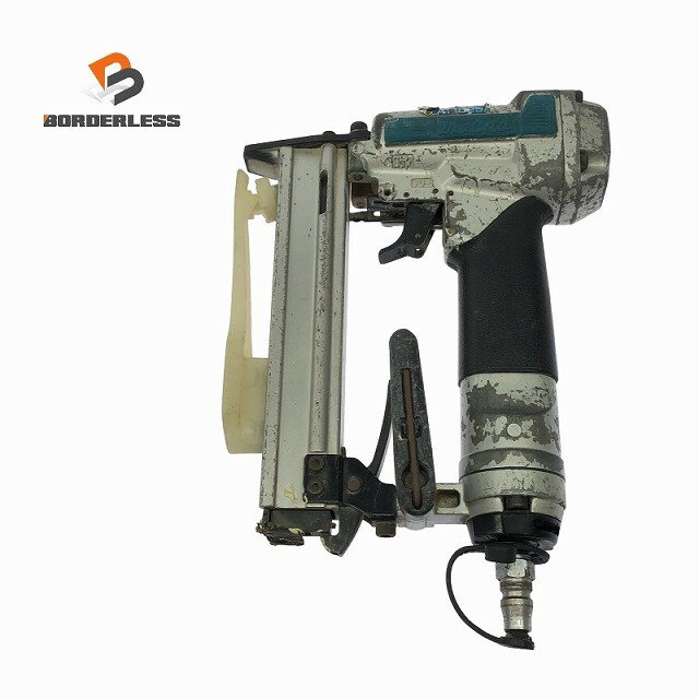 ☆中古品☆makita マキタ 常圧 エアタッカー AT1025A ステープル幅10mm 長さ25mm エアータッカー エア工具 エアツール122271