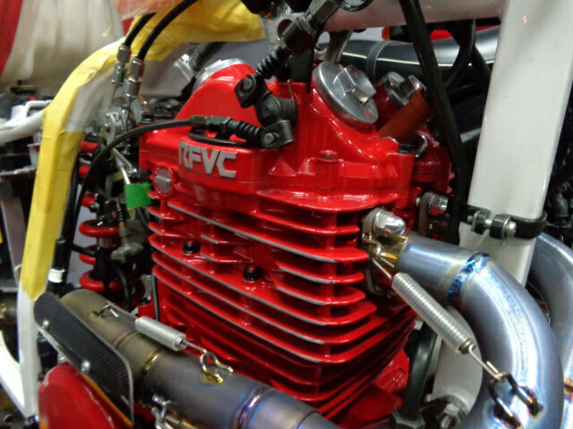 耐熱耐ガソリン耐油塗料【4色】エンジンシルバー艶ありブラック半艶ブラックレッドバイクエンジンキャブレター塗装に最適!オーバーホールレストアエンジン塗装マフラー燃料タンクスプレー