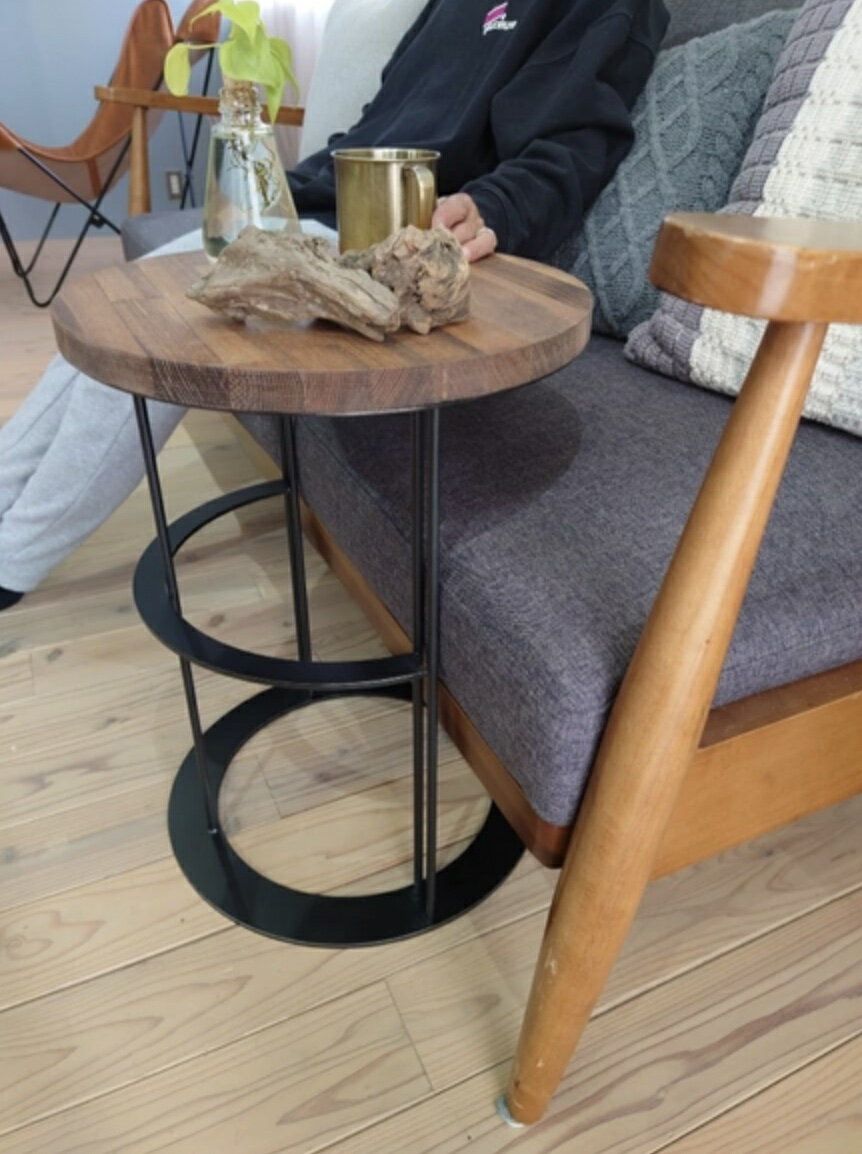 ◆TIデザイン受賞作品◆ 天然木 円形サイドテーブル ディスプレイ シェルフラック 観葉植物 ソファ横 [2]