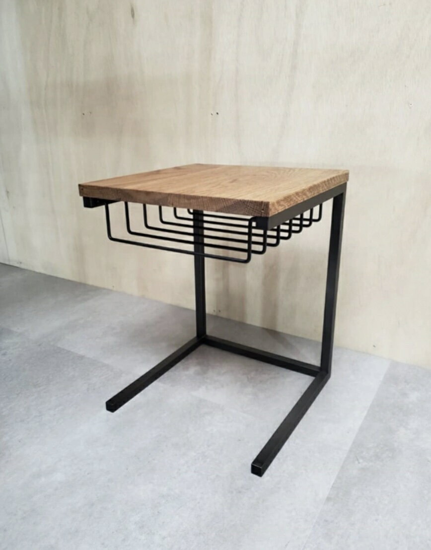 【アイアン＆ナラ】サイドテーブル 店舗 ディスプレイ 中棚付き ブックシェルフ　天然木