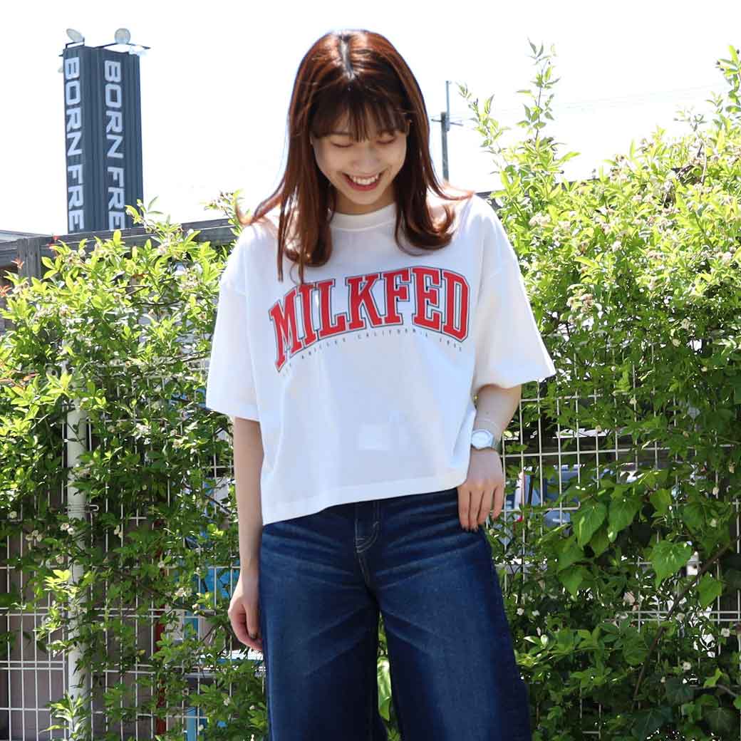 ~NtFh MILKFED. COLLEGE LOGO CROPPED TOP JbWSNbvhgbv@fB[X 103222013031 TVc@@gbvX t {[t[ BORN FREE