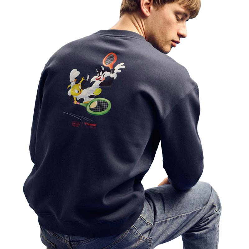 ヒュンメル ルーニー・テューンズ スウェットシャツ hummel LOONEY TUNES SWEATSHIRT DR.BLUE メンズ Tシャツ HM225363-7459