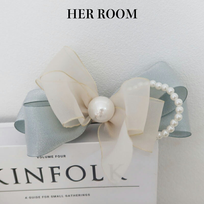 エレガントリボンヘアクリップ ライトブルーサテン艶やかさ オーガンザ透け感 ミルキーホワイト柔らかさ パールリング可愛さ 大パール高級感 20 代レディース デ...