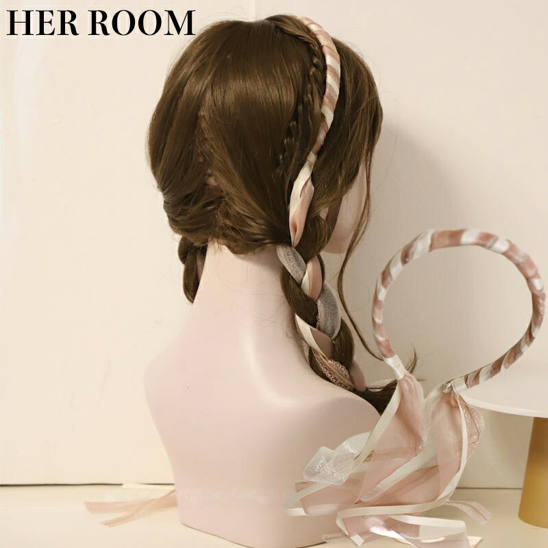 シックヘアバンドの洗練さ 黒 × グレー編み込みの質感表現 レースフリルの繊細造形 アーンリボンロングの飄逸動的美 ヴィンテージ風のノスタルジー雰囲気 20 代...