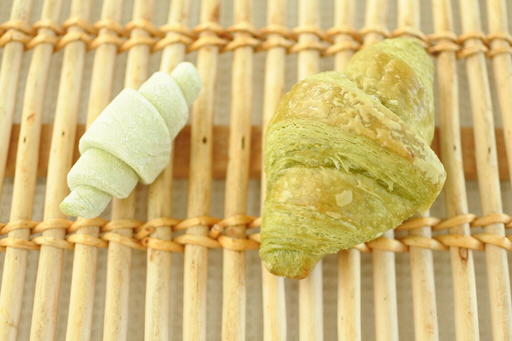 敷島製パン 冷凍生地 宇治抹茶ラテミニクロ 24g×240個 【パスコ・抹茶クロワッサン・ミニクロワッサン・抹茶ミニクロワッサン・敷島パン・発酵必要】