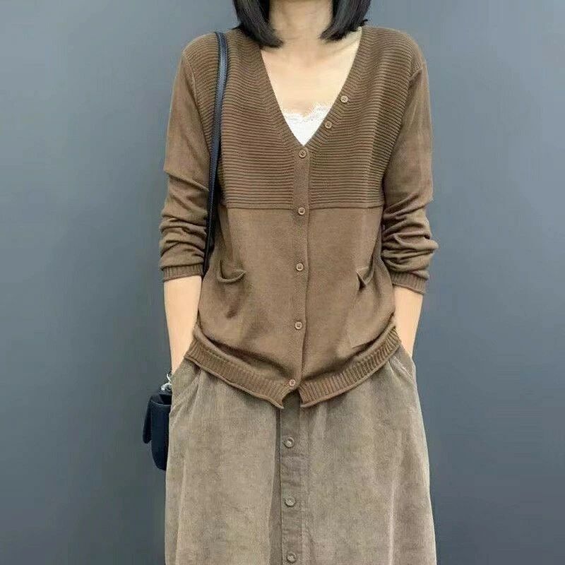 商品説明素材ポリエステル、他カラーA コーヒー B レッド C 紺色 D ベージュ E ブラック F イエロー &nbsp;サイズサイズ(cm):S おすすめ体重45kg以下M おすすめ体重45-50kgL おすすめ体重50-55kgXL おすすめ体重55-60kg2XL おすすめ体重60-70kg3XL おすすめ体重70-80kg※計測に付きましては手測りとなりますので 若干の誤差はごください注意1.こちらは海外輸入品です2.モニターの都合上、掲載写真と実際の色が異なる場合がございます。3.生地の特性上、やや匂いが強く感じられるものもございます。4.機械による生産の為、生地の継ぎ目の若干のズレやほつれなど、形やサイズに多少の誤差が生じる場合がございます。また、混紡繊維によって生地の織りに他繊維が混紡している場合もございますが品質上の問題はございません。5.サイズ詳細等の測り方はスタッフ間で統一、徹底はしておりますが、実寸は商品によって若干の誤差(3cm〜5cm )がある場合がございますので、予めごください。6.同じ商品でも“生産時期”や“カラー“により形やサイズに多少の“誤差“が生じる場合もございます。詳しくは商品画像や実寸サイズにてご確認くださいませ。7.簡易梱包封筒に入れただけの梱包で、輸送により商品到着後、包装や商品説明がしわつく場合があります。8.こちらは海外輸入品になりますので、多少の細かな汚れやシワ糸のほつれなどがらある場合がございます。その他大量受注（数十着〜数百着単位）もお受け致しますので、詳しい在庫状況?納期状況など1度ご連絡下さい。 メーカー希望小売価格はメーカーカタログに基づいて掲載しています