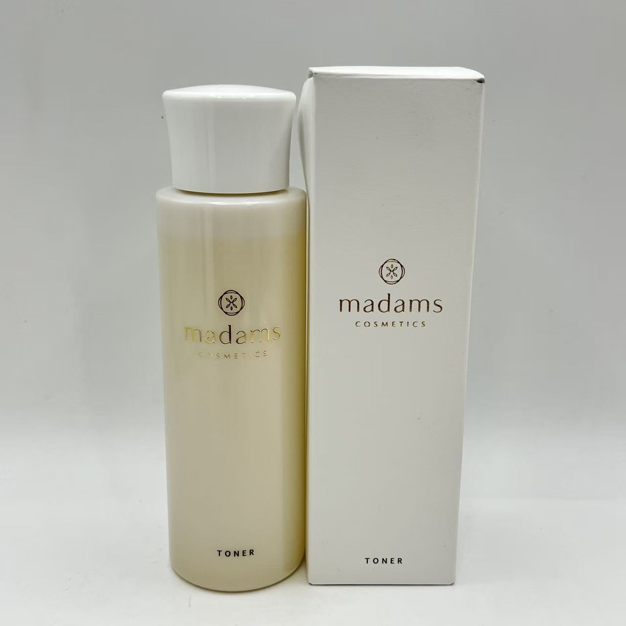 ビタミンC フローレン エイジングケア 化粧水 100ml 高保湿成分配合 朝まで潤い持続 毛穴引き締 乾燥からお肌を守る マダムス madams