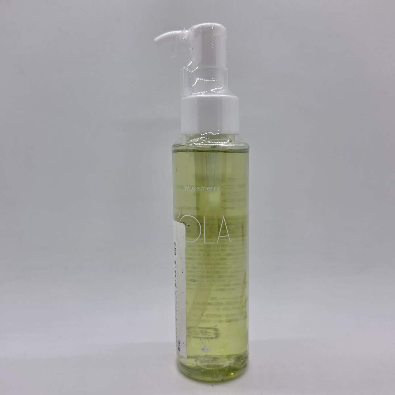 OLA（オラ）メイクメリーオーガニックオイル100ml、天然オイル配合、クレンジング・保湿用スキンオイル、顔・身体・髪・頭皮用 クレンジングオイルとして：乾いた手に1〜2プッシュ。肌の上でするするとメイクと汚れを浮かせた後、リムーバーマスクPONOで洗顔してください。 ブースターオイルとして：美容液の前のブースターオイルとしてもお使いいただけます。乾燥が気になるときは美容液後の保湿にも。 頭皮・身体のマッサージオイルとして：シャンプー前の頭皮マッサージや、首筋・デコルテのマッサージ、ベビーマッサージにもお使いいただけます。