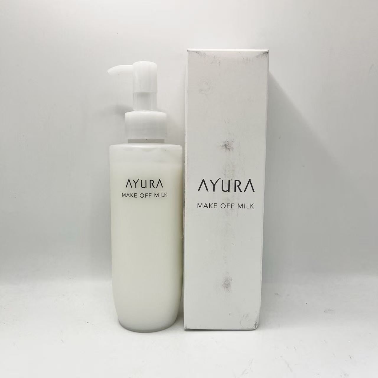 肌あれの時だって。やさしいのにすっごく落ちる。肌をいたわりながらしっかりオフするまろやかなクレンジングミルク。みずみずしくなじみ、メークや毛穴の汚れをつつみ込み、べたつきのないやわらかな肌に洗い上げます。