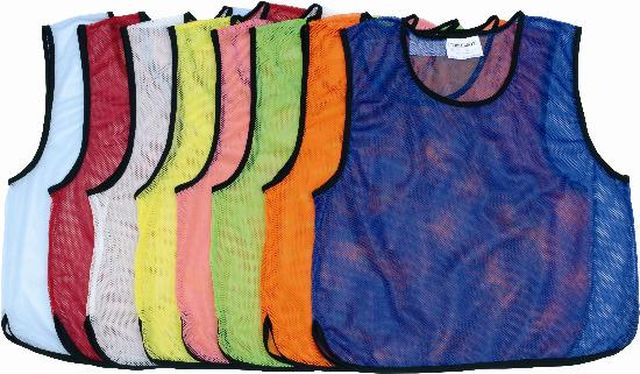 商品情報[ 商品詳細 ]●運賃ランク　1●ポリエステルメッシュ●無地、1枚販売●一般用フリーサイズ●縦59×横55cm●重さ45g/枚●無地フリーサイズ・単品首周り前を少し大きく開けて動きやすいデザイン[ カラー ]赤&nbsp;こちらの商...