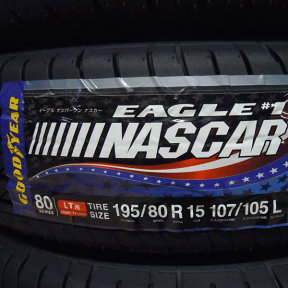 2023～2024年製造 イーグルナンバーワンナスカー195/80R15 107/105L 4本セット【ホワイトレター】【EAGLE #1 NASCAR】【ハイエース】【GOODYEAR】【数量限定】