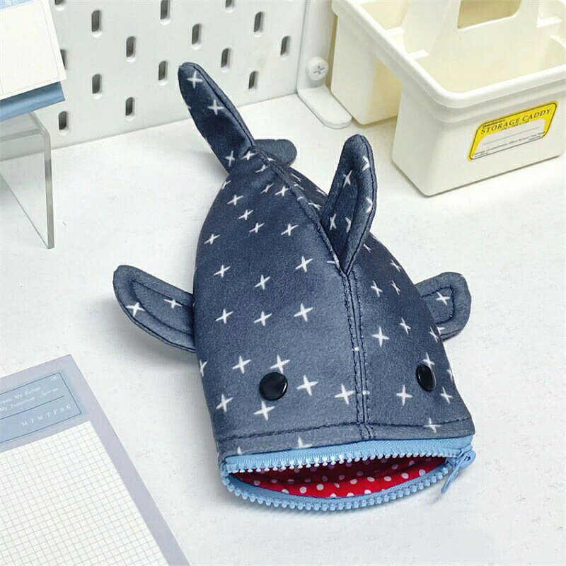さめ型 ペンケース 鮫 筆箱 ぬいぐるみ ペンポーチ 文具収納ポーチ 個性的 文房具収納袋 収納ポーチ ぬいぐるみ収納ポーチ 収納袋 ポーチ 化粧ポーチ コスメポーチ 癒し系 おちゃめな魚ペンケース フィッシュ型ペンケース 可愛い鮫 brain-a2023-10005827 Rizumu楽天市場店 パッケージ画像