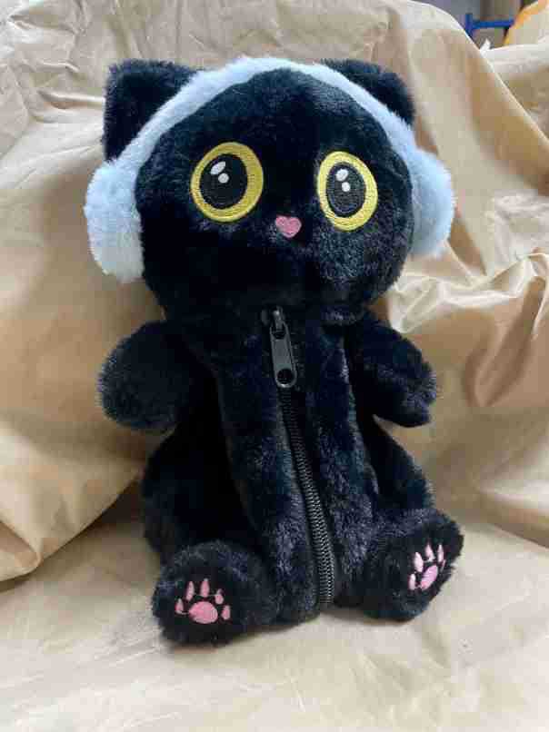 黒猫柄 ペンケース ヘッドホンを付けたネコ 筆箱 ぬいぐるみ ペンポーチ 文具収納ポーチ もふもふ ぬいぐるみペンケース 文房具収納袋 収納ポーチ ぬいぐるみ収納ポーチ 収納袋 ポーチ 化粧ポーチ コスメポーチ ふわふわ 癒し系 brain-a2023-10005887 Rizumu楽天市場店 サンプル画像2
