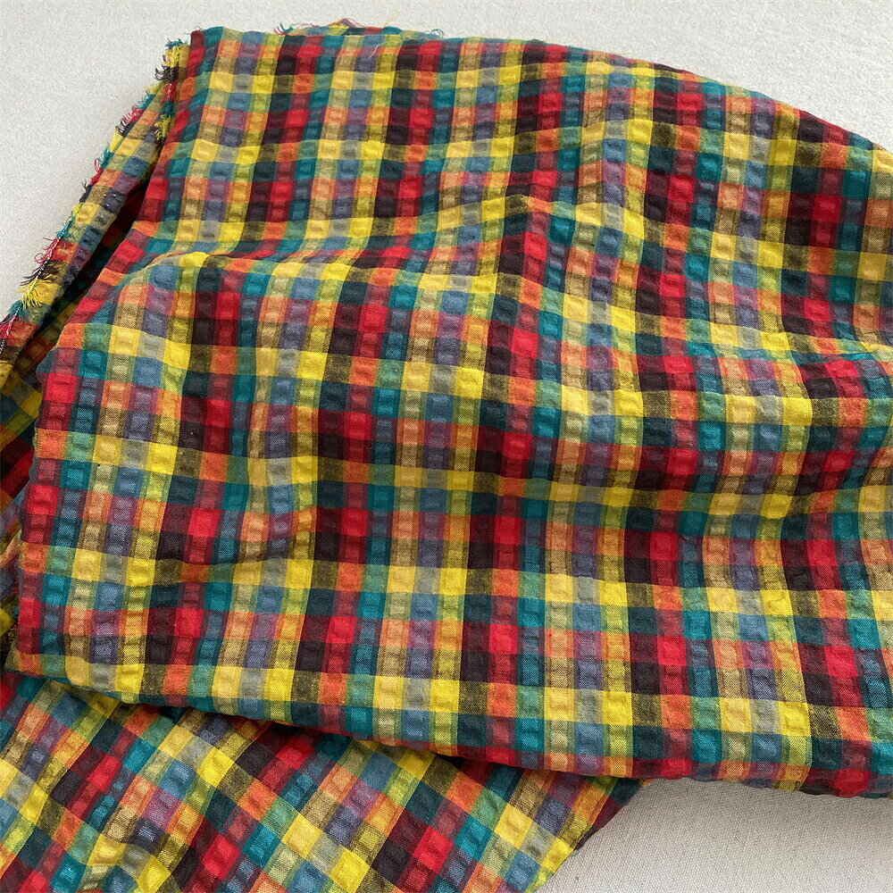 商品説明商品内容生地詳細情報素材：100%綿重量：190g/平方メートルカット方通常は、数量【2】以上のご注文の場合は、続けてカット致します。（1単位でカットする場合もございますので、指定ご希望の場合はご連絡ください）購入数量1＝幅x長さ90cm購入数量2＝幅x長さ190cm購入数量3＝幅x長さ290cm購入数量4＝幅x長さ390cm購入数量5＝幅x長さ490cm...これを類推する（幅は商品名に記載しています）ご注文前必ずご確認ください・お客様のご注文によりカットされた生地は再販売出来ませんので、ご注文確認後、キャンセルはお受けできません。・お客様のご都合(イメージが異なる、お気に召さない等)の理由での返品・交換は承ることができません。・稀に、異原糸が織り込まれていることがございます。・ロットごとに色合いが異なる場合がございます。・手作業で裁断するので、長さに多少の誤差やエッジ小範囲破損があるのは正常な状況で、使用に影響しません、ご理解いただければ助かります。3CM以上少ない場合、比例により賠償いたします。・弊店は出荷前検品しますが、時にささいな汚れがあり、また、梱包や輸送中に生地にシワ・折り目ができる場合がございます。このような場合、いつでもお気軽にご連絡ください。弊店は最後まで対応しますので、よろしくお願いします。上記、予めご了承の上、お買い求めください。布地の裁断サイズに誤差が生じる原因：測定方法の違い：測定器具や方法の違いにより、裁断時のサイズに誤差が生じることがあります。布地の伸縮性：布地の種類や素材によっては、伸縮性が異なり、裁断時に伸び縮みが生じることがあります。裁断時の技術差：裁断作業者の技量や熟練度によって、裁断精度に差が生じることがあります。布地のシワやたるみ：布地にシワやたるみがある場合、正確な測定が困難になり、裁断誤差が生じることがあります。裁断前の準備不足：裁断前に布地を適切に整えずに裁断すると、サイズ誤差が生じることがあります。これらの要因が組み合わさって、布地の裁断サイズに誤差が生じることがあります。生産国中国注意書き※商品写真は、できる限り現品を再現するように画像処理などの補正を行っておりますが、ご利用のモニターや環境により差異が生じます。予めご了承ください。※生地の特性上、多少ニオイがある場合がございますが、日陰干しで数日干していただくか、あるいは数回ご使用していただく間に、 ニオイは気にならなくなります。※上記の数値は、実測によるものです。多少の誤差はご容赦ください。※仕様は予告なく変更される場合があります。（ご使用に差し支えない程度）・色がある場合、モニターの発色の具合によって実際のものと色が異なる場合がある。・ご注文後、10営業日以内に配送手続きをいたします。配送作業完了後、4〜7日程度でのお届けとなります。（商品によって納期が異なりますので、詳細は店舗までお問い合わせください。） 140cm幅 90cm単位 生地 布 布地 きじ ぬの 手作り生地 裁縫 DIY用生地 手芸用 ハンドメイド向け 色織り生地 凹凸織り クレープ加工 ジャガード生地 綿布 コットン シーバー チェック カラフル "メーカー希望小売価格はメーカーカタログに基づいて掲載しています