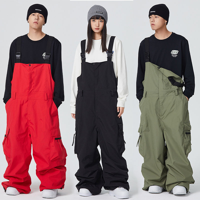 商品説明商品内容スノボビブパンツ 単品（上は別売りです）素材ポリエステル生産国中国注意書き※商品写真は、できる限り現品を再現するように画像処理などの補正を行っておりますが、ご利用のモニターや環境により差異が生じます。予めご了承ください。※生地の特性上、多少ニオイがある場合がございますが、日陰干しで数日干していただくか、あるいは数回ご使用していただく間に、 ニオイは気にならなくなります。※上記の数値は、実測によるものです。多少の誤差はご容赦ください。※仕様は予告なく変更される場合があります。（ご使用に差し支えない程度）・色がある場合、モニターの発色の具合によって実際のものと色が異なる場合がある。・ご注文後、10営業日以内に配送手続きをいたします。配送作業完了後、4〜7日程度でのお届けとなります。（商品によって納期が異なりますので、詳細は店舗までお問い合わせください。） スノーボードウェア つなぎ ビブパンツ ロングパンツ 単品 ボトムス ズボン レディース メンズ スノボウェア スキーウェア 防水15000mm 男女兼用 防水 防寒 保温 防雪 韓国風 "メーカー希望小売価格はメーカーカタログに基づいて掲載しています