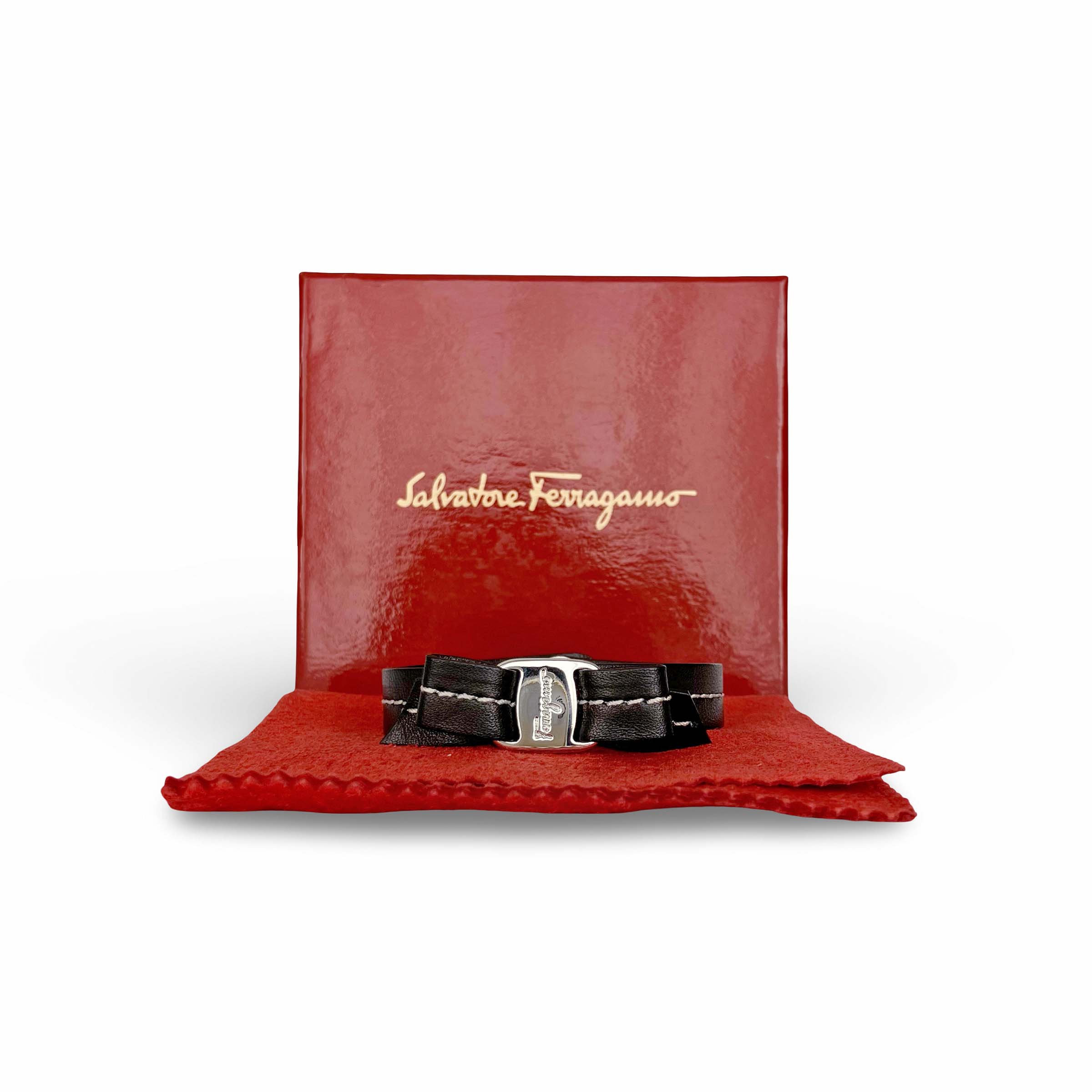 Rakuten - Salvatore Ferragamo サルヴァトーレ フェラガモ VARA ヴァラリボン ステッチ レザー ブレスレット ブラック 箱付き SAランク【中古】【鑑定済み】
