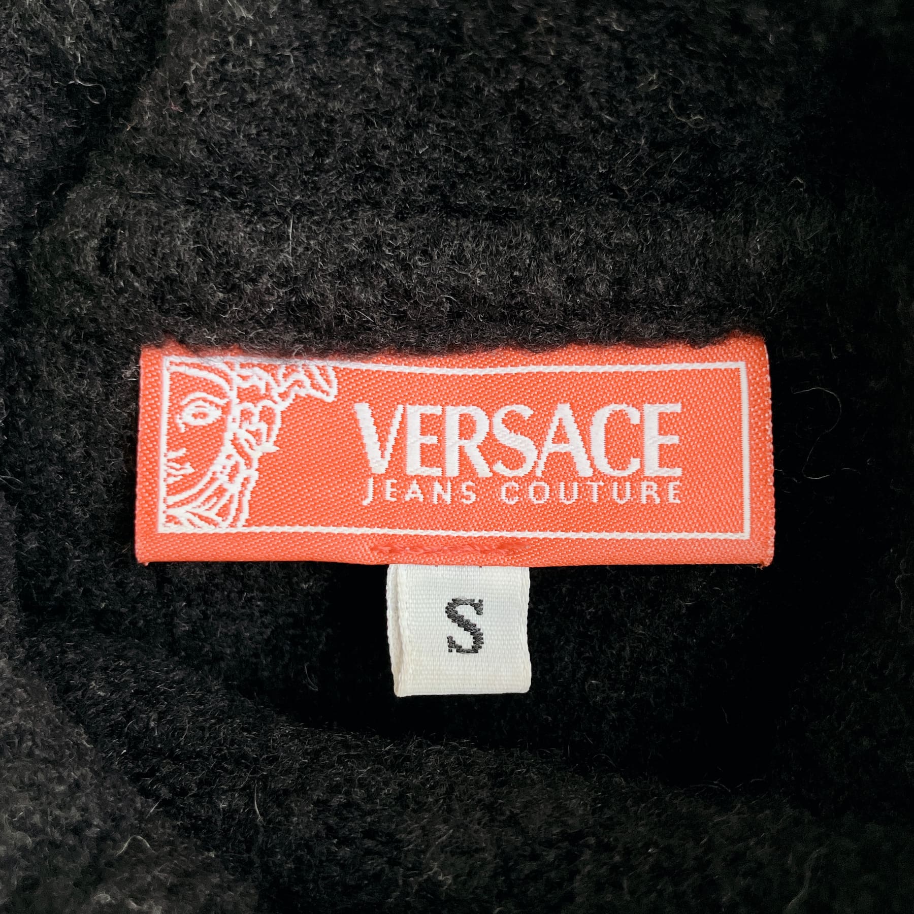 VERSACE JEANS COUTURE ヴェルサーチ ジーンズ クチュール ダイヤ柄 タートルネック ショート丈 長袖 ニット セーター ブラック size S レディース イタリア製【中古】【鑑定済み】