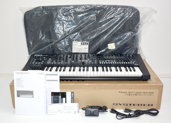 ★新品同様！ソフトケース付！ROLAND ローランド system-8 シンセサイザー 元箱、ソフトケース付！★