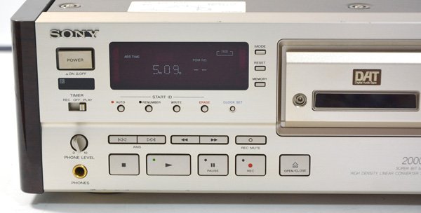 Brand グランツ 楽天市場店の再生・巻戻し・早送り 確認済 SONY ソニー DTC-2000ES DATデッキ｜アングル3