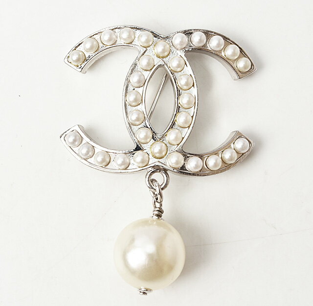 【楽天スーパーSALE●最大2,000円OFFクーポンあり】シャネル ブローチ CHANEL ピンブローチ ココマーク ラインストーン/パール シルバー【中古】のサムネイル
