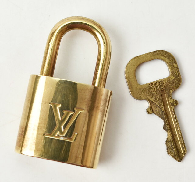 ルイヴィトン パドロック 南京錠 319 LOUIS VUITTON カデナ ポリッシュ/ゴールド LVロゴ キーリング/キーホルダー【中古】
