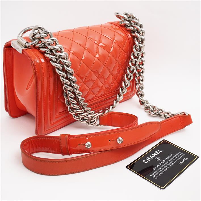 [美 品] CHANEL Chanel chain shoulder boy Chanel enamel calf Ladies' bag shoulder bag [pre]