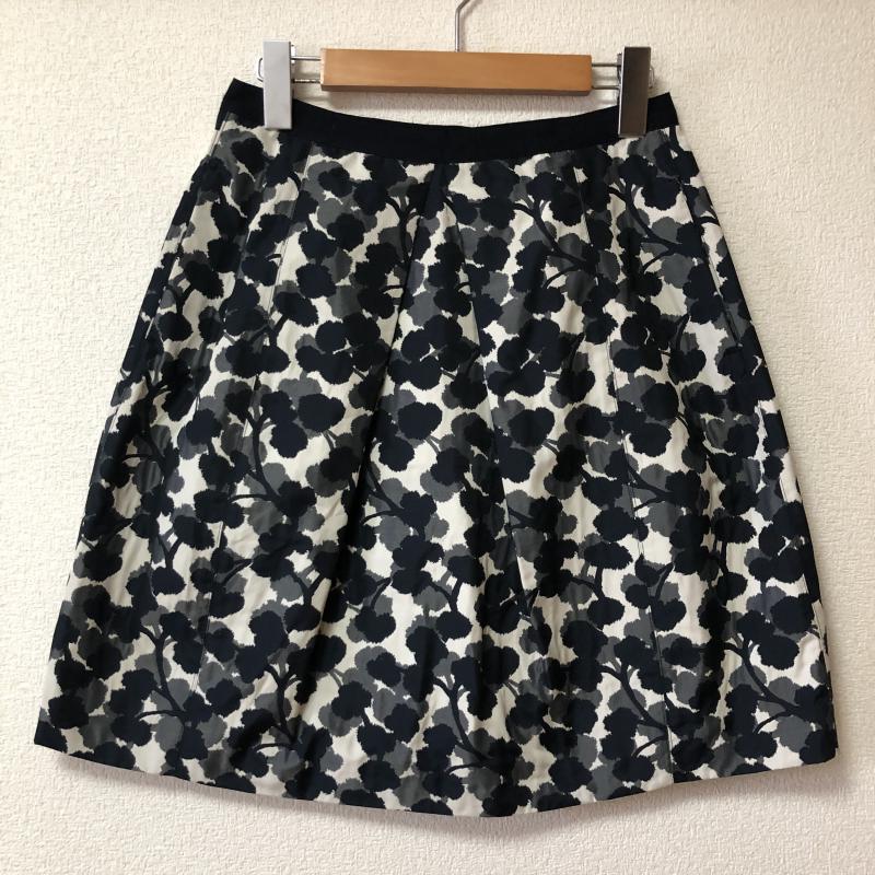 Weekend Max Mara ウイークエンドマックスマーラ ひざ丈スカート スカート Skirt Medium Skirt10004103