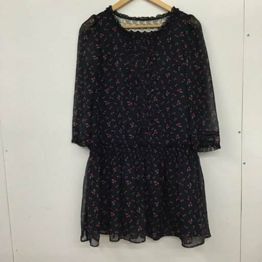 earth music&ecology アースミュージックアンドエコロジー ひざ丈スカート ワンピース One-Piece Medium Skirt 10131H41030 さくらんぼ 水玉【USED】【古着】【中古】10072602 earth music&ecology アースミュージックアンドエコロジー ひざ丈スカート ワンピース One-Piece Medium Skirt 10131H41030 さくらんぼ 水玉【USED】【古着】【中古】10072602
