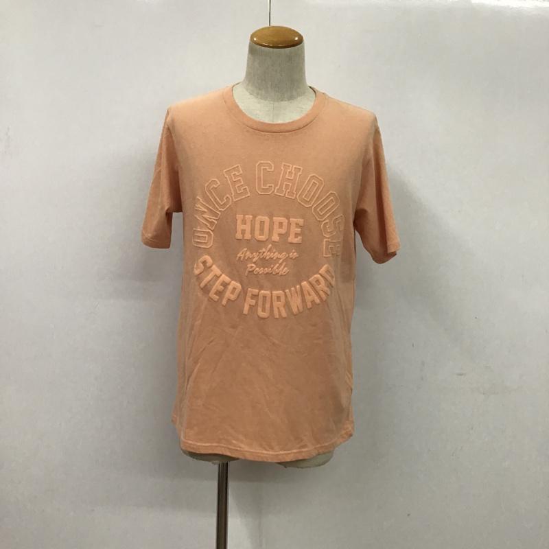 商品情報メーカーナノユニバース / nano・universe形状Tシャツ / 半袖サイズ表記サイズ：L肩幅：48 cm、袖丈：25 cm、着丈：70 cm、身幅：53 cmカラー橙 / オレンジ柄 / パターン無地素材画像参照商品状態状態ランク：S未使用に近い状態で使用感の少ないきれいなお品物です。※程度・状態に関しては、当店の基準にて判断したものです。※ランクはあくまで基準となりますので、商品状態・写真をご覧ください。状態補足※保管によるにおいが付着する場合がございます。においを気にされます方はご購入をお控えください。※現状では加水分解などによる大きな破損は見受けられませんが、性質上、劣化や加水分解で破損する可能性がある商品です。輸送中、購入後の着用により破損する場合もございますので、万が一、購入後に破損等がありましても返品等の対応は一切致しかねます。ご理解頂いた上でご購入ください。状態ランク詳細N未使用品できれいなお品物ですS未使用に近い状態で使用感の少ないきれいなお品物ですA多少の使用感はありますが、汚れやダメージも目立たなく良好なお品物ですB着用感がありますが、汚れやダメージが比較的少ないお品物ですC使用感があり、汚れやダメージがあるお品物ですD使用感やダメージがかなりある、もしくは使用に難があるお品物です～ 商品在庫について ～当店の在庫は全て現品限りとなり、並行して販売している関係上、商品ページ等で表示されている在庫情報は必ずしもリアルタイムではございません。 ご注文時に表示が在庫ありとなっていても、既に完売となっている場合もございますので予めご了承ください。～ ご注文前にご確認ください ～※販売している商品は全て中古品の為、商品によっては全ての状態やダメージを掲載する事が出来ない場合もあり、掲載された情報以外に細部の破損や汚れ、欠品、劣化などの見落としがある場合がございます。また、中古品に対してのご理解が難しいお客様においては、恐れ入りますがご購入をお控えいただきますようお願い致します。※個人差による主観の違いがあるかと思いますので、商品説明や写真画像をよくご確認の上、ご購入をお願い致します。※サイズは実寸での計測またはカタログ値になりますので、多少の誤差に関しましてはご了承をお願い致します。ナノユニバース / nano・universe Tシャツ / 半袖 T Shirt /