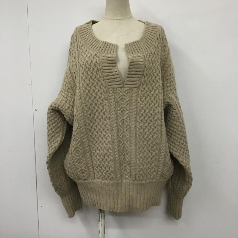 Plage プラージュ 長袖 ニット、セーター Knit, Sweater 19-080-922-5200-3-0 セーター 長袖ニットカットソー Vネックカットソー【USED】【古着】【中古】10099988のサムネイル