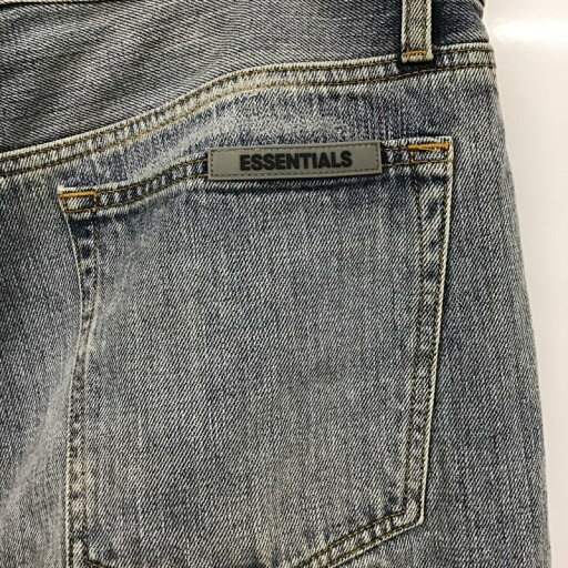 ESSENTIALS エッセンシャルズ デニム、ジーンズ パンツ Pants, Trousers Denim Pants, Jeans デニムパンツ ダメージ加工 カジュアルジーンズ ストレートパンツ【USED】【古着】【中古】10101424