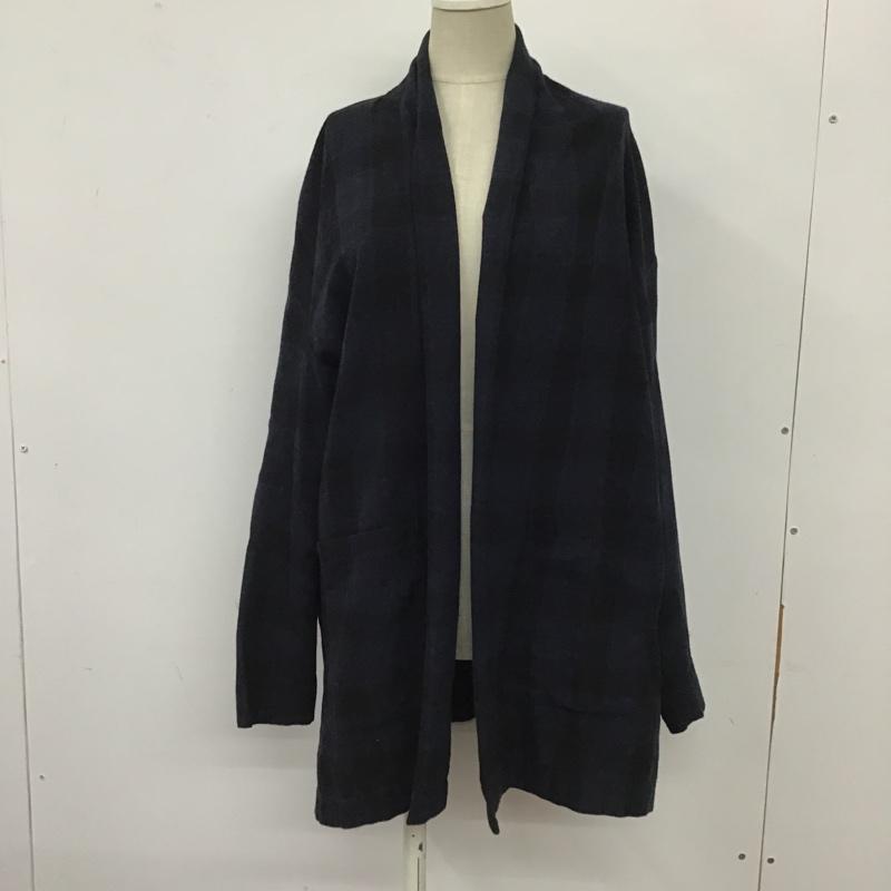 商品情報メーカーニコアンド / niko and...形状カーディガン / 長袖サイズ表記サイズ：3肩幅：61 cm、袖丈：46 cm、着丈：72 cm、身幅：58 cmカラー紺 / ネイビー柄 / パターンチェック素材画像参照商品状態状態ランク：B着用感がありますが、汚れやダメージが比較的少ないお品物です。※程度・状態に関しては、当店の基準にて判断したものです。※ランクはあくまで基準となりますので、商品状態・写真をご覧ください。状態補足※保管によるにおいが付着する場合がございます。においを気にされます方はご購入をお控えください。状態ランク詳細N未使用品できれいなお品物ですS未使用に近い状態で使用感の少ないきれいなお品物ですA多少の使用感はありますが、汚れやダメージも目立たなく良好なお品物ですB着用感がありますが、汚れやダメージが比較的少ないお品物ですC使用感があり、汚れやダメージがあるお品物ですD使用感やダメージがかなりある、もしくは使用に難があるお品物です～ 商品在庫について ～当店の在庫は全て現品限りとなり、並行して販売している関係上、商品ページ等で表示されている在庫情報は必ずしもリアルタイムではございません。 ご注文時に表示が在庫ありとなっていても、既に完売となっている場合もございますので予めご了承ください。～ ご注文前にご確認ください ～※販売している商品は全て中古品の為、商品によっては全ての状態やダメージを掲載する事が出来ない場合もあり、掲載された情報以外に細部の破損や汚れ、欠品、劣化などの見落としがある場合がございます。また、中古品に対してのご理解が難しいお客様においては、恐れ入りますがご購入をお控えいただきますようお願い致します。※個人差による主観の違いがあるかと思いますので、商品説明や写真画像をよくご確認の上、ご購入をお願い致します。※サイズは実寸での計測またはカタログ値になりますので、多少の誤差に関しましてはご了承をお願い致します。ニコアンド / niko and... カーディガン / 長袖 Cardigan /