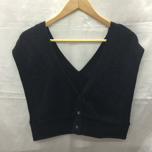 LOWRYS FARM ローリーズファーム ベスト ベスト Vest ニットベスト ノースリーブニット Vネック 前ボタン【USED】【古着】【中古】10122196 LOWRYS FARM ローリーズファーム ベスト ベスト Vest ニットベスト ノースリーブニット Vネック 前ボタン【USED】【古着】【中古】10122196
