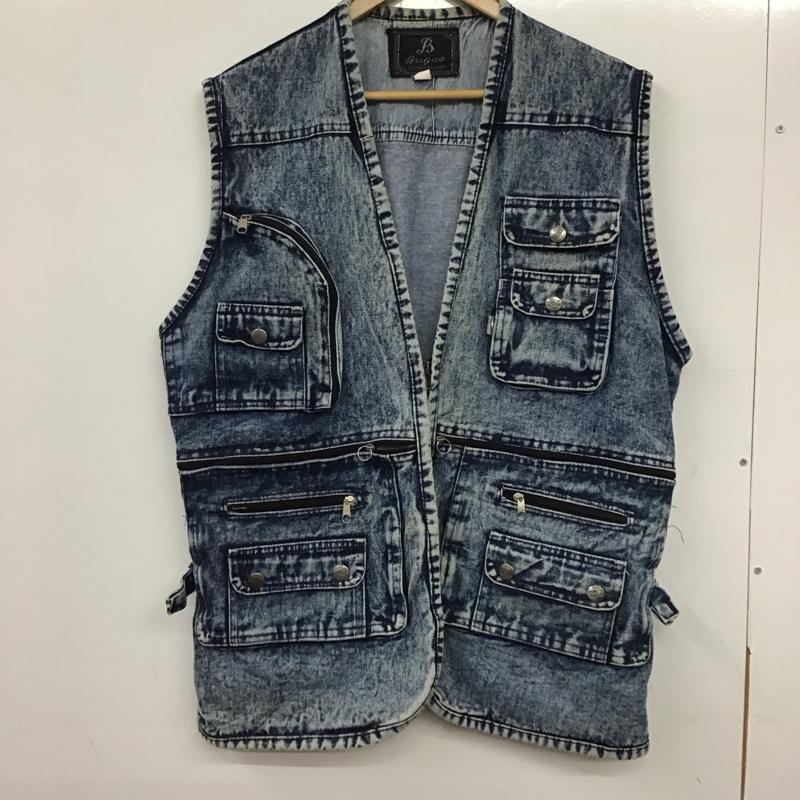 商品情報メーカー古着 / USED形状ベスト / ベストサイズ表記サイズ：XXL身幅：59 cm、総丈：71 cmカラーインディゴ / インディゴ柄 / パターン無地素材画像参照商品状態状態ランク：B着用感がありますが、汚れやダメージが比較的少ないお品物です。※程度・状態に関しては、当店の基準にて判断したものです。※ランクはあくまで基準となりますので、商品状態・写真をご覧ください。状態補足襟に黄ばみ有り※保管によるにおいが付着する場合がございます。においを気にされます方はご購入をお控えください。状態ランク詳細N未使用品できれいなお品物ですS未使用に近い状態で使用感の少ないきれいなお品物ですA多少の使用感はありますが、汚れやダメージも目立たなく良好なお品物ですB着用感がありますが、汚れやダメージが比較的少ないお品物ですC使用感があり、汚れやダメージがあるお品物ですD使用感やダメージがかなりある、もしくは使用に難があるお品物です～ 商品在庫について ～当店の在庫は全て現品限りとなり、並行して販売している関係上、商品ページ等で表示されている在庫情報は必ずしもリアルタイムではございません。 ご注文時に表示が在庫ありとなっていても、既に完売となっている場合もございますので予めご了承ください。～ ご注文前にご確認ください ～※販売している商品は全て中古品の為、商品によっては全ての状態やダメージを掲載する事が出来ない場合もあり、掲載された情報以外に細部の破損や汚れ、欠品、劣化などの見落としがある場合がございます。また、中古品に対してのご理解が難しいお客様においては、恐れ入りますがご購入をお控えいただきますようお願い致します。※個人差による主観の違いがあるかと思いますので、商品説明や写真画像をよくご確認の上、ご購入をお願い致します。※サイズは実寸での計測またはカタログ値になりますので、多少の誤差に関しましてはご了承をお願い致します。古着 / USED ベスト / ベスト Vest /