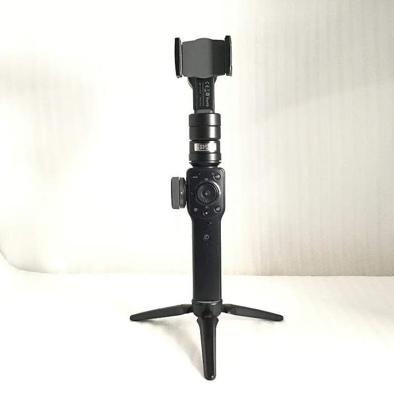 【中古品】 ZHIYUN / ジーウン スマホ用3軸スタビライザー SMOOTH 4 ハンドホイール搭載 アクセサリー 2018年 550g(三脚除く) 最大：21..