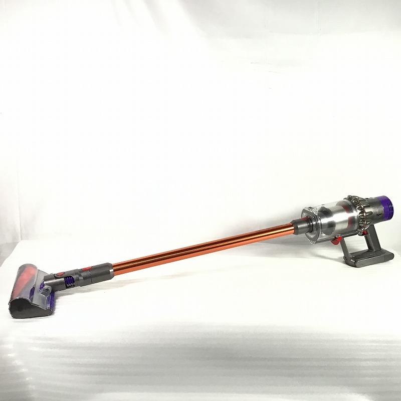 【中古品】 ダイソン / Dyson Dyson V10 Fluffy SV12 FF N サイクロン／コードレス スティッククリーナー 2022年製 オレンジ系 YF9-JP-RCJ3793A モーター式 3.5時間 2.58kg 30018109