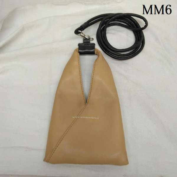 ♥ メゾンマルジェラ ヴィーガンレザー小物ポーチ白．黒セット ♥ メゾンマルジェラ ヴィーガンレザー小物ポーチ白．黒セット