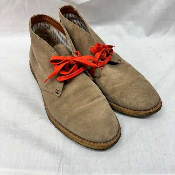 商品情報メーカートミーヒルフィガー / TOMMY HILFIGER形状カジュアルシューズ / カジュアルシューズサイズ表記サイズ：27.5cmカラーベージュ / ベージュ柄 / パターン素材商品状態着用感がありますが、汚れやダメージが比較...