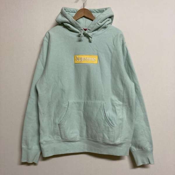 1581 シュプリーム プルオーバーパーカー ビッグロゴ 刺繍ロゴ ブルー 1581 シュプリーム プルオーバーパーカー ビッグロゴ 刺繍ロゴ