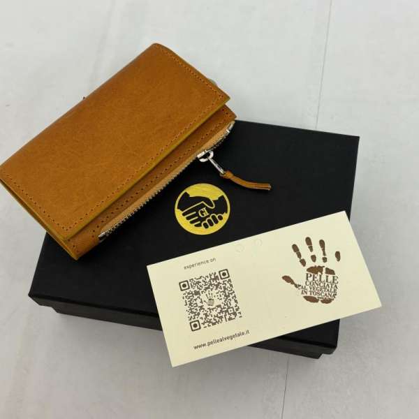 楽天クラシカレザー キーケース レザー タンニンなめし PELLE CONCIATA AL VEGETALE IN TOSCANA メンズ 表記無し ISItems【USED】【古着】【中古】50139817