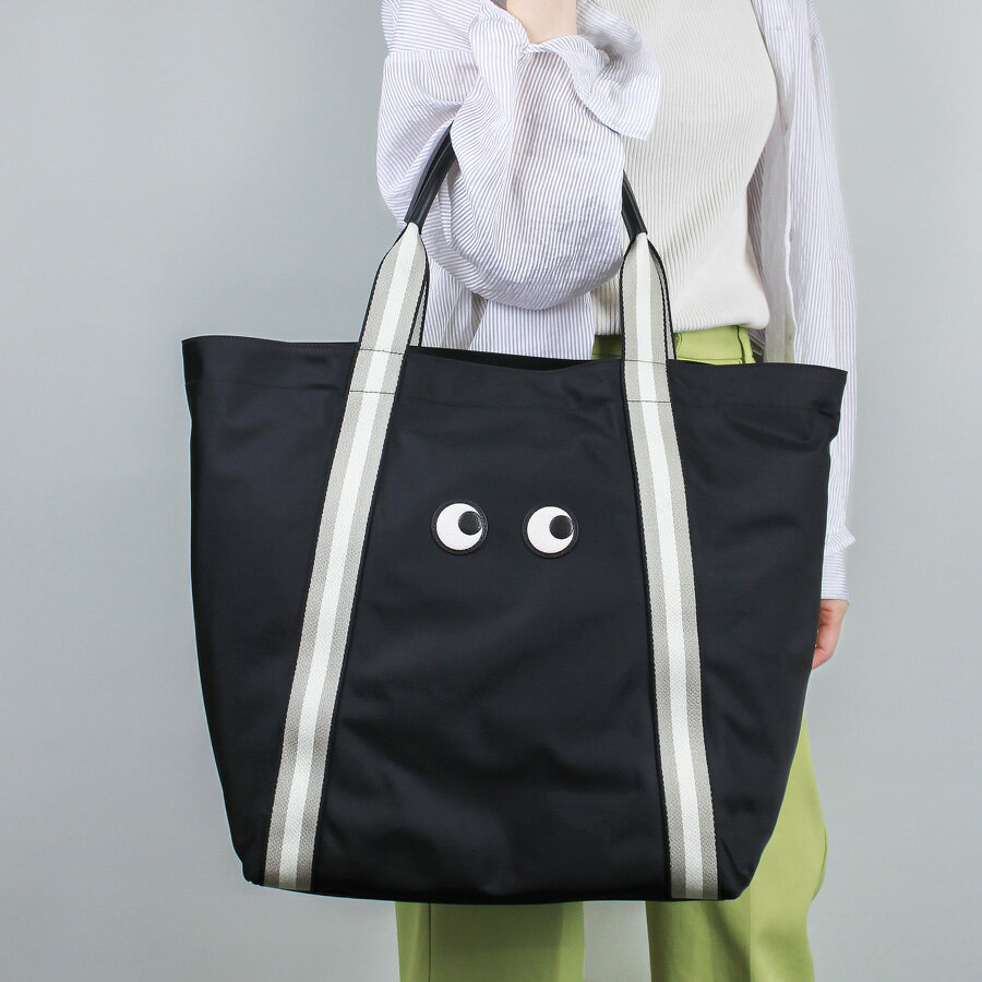 ANYA HINDMARCH アニヤ・ハインドマーチ (193535) アイズ ショッピング トート ECONYL regenerated Nylon in Black トートバッグ 縦型 バッグ EYES Eyes ECONYL レザー ナイロン レディース (5050925193535)　2024年秋冬新作のサムネイル