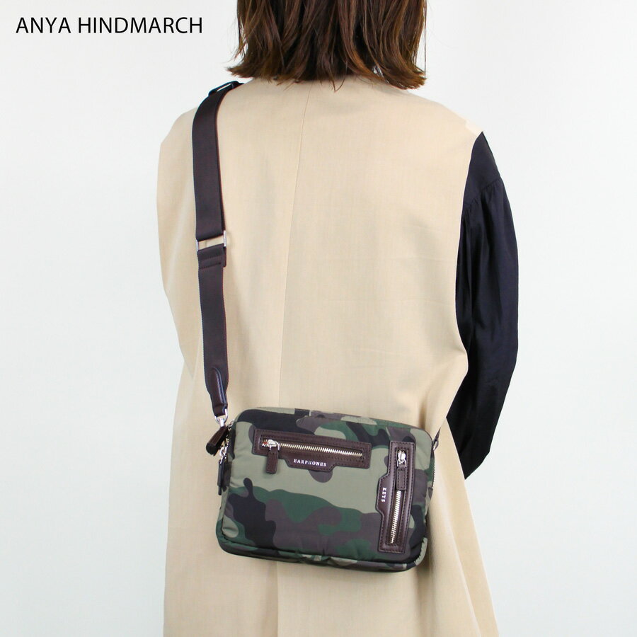 ANYA HINDMARCH (アニヤ・ハインドマーチ) 5050925201520 トリプル・ジップ・クロスボディ Recycled Nylon in Camouflage クロスボディバッグ ポーチ ポシェット コンパクト ミニ Labelled 2WAY （5050925197366）迷彩 2WAY【2025年秋冬新作】2025AW 梅雨