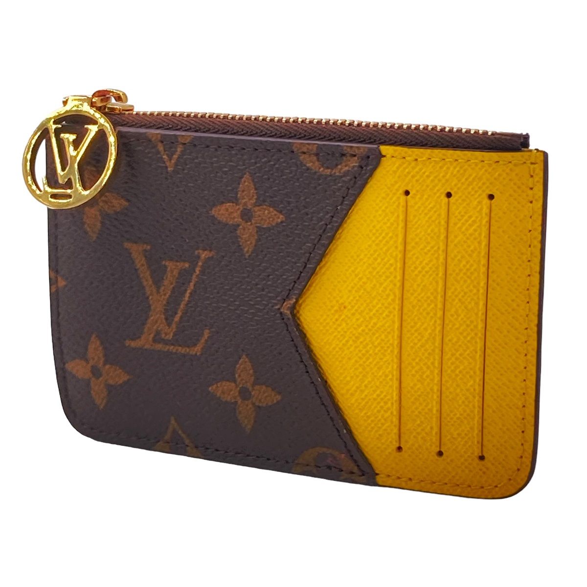 商品説明 ■ブランド：LOUIS VUITTON ルイ・ヴィトン ■シリーズ：ポルトカルト ロミー ■商品名：カードケース ポルトカルトロミー ■商品状態：中古 ■商品ランク：Bランク/傷や汚れがある ■型番：M81882 ■サイズ：(W)約 12.5cm×(H)8cm×(D)1.5cm ■付属品：なし ■カラー： イエロー ■全体状態：目立たない程度の小傷・汚れがある中古品。 ■ご注意：店頭併売品の為、写真や記載のない傷や汚れが生じる場合がございます。,PC環境により色合いは実際と異なる場合がございます。 ■仕様：ファスナー付小銭入れ カードポケット×4 ■備考：RFIDタグ ■在庫店舗：新宿本店 ■商品番号：23041485 Description ■Brand: LOUIS VUITTON Louis Vuitton ■ Series: Porte Culte Romy ■ Item name: Card Case Porte Carte Romy ■ Item Condition: Used ■ Product rank: B rank/scratches and dirt ■ Model Number: M81882 ■ Size：(W)about 12.5cm x (H)8cm x (D)1.5cm ■ Attachment：None ■ Color: Yellow ■ Overall condition: Used with minor scratches and stains that are not noticeable. ■ Note: Due to the fact that this item is sold in stores, there may be scratches or stains that are not shown in the photos or described in the description. The color may differ from the actual color depending on the PC environment. ■ Specifications: coin purse with zipper ■ 4 card pockets ■ Remarks：RFID tag ■ Stockists：Shinjuku Main Store ■ Item Number：23041485 この多言語商品説明は「RDX」で作成されています。