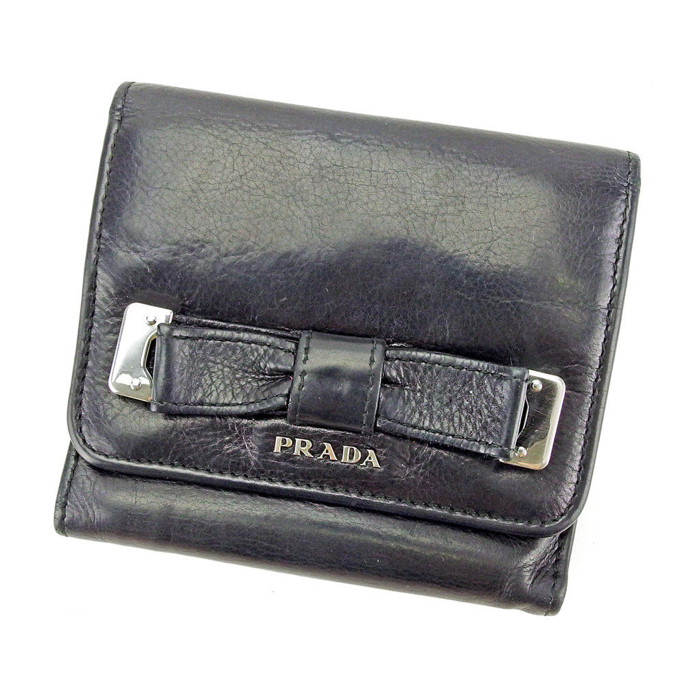 【スプリングセール30％OFF】プラダ 三つ折り 財布 リボンモチーフ ブラック×シルバー系 レザー PRADA 三つ折りサイフ サイフ 財布 折りタタミブランド 三つ折り財布財布 ユニセックス 小物 【プラダ】 T3697 【中古】