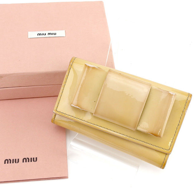 【30%オフ】 【楽天スーパーSALE】 【中古】 ミュウミュウ キーケース 6連キーケース エナメルレザー miu miu 【ミュウミュウ】 D1637S