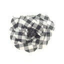 【スプリングセール】シャネル ブローチ コサージュ チェック柄カメリア ホワイト×ブラック CHANEL 【シャネル】 L612S 【中古】