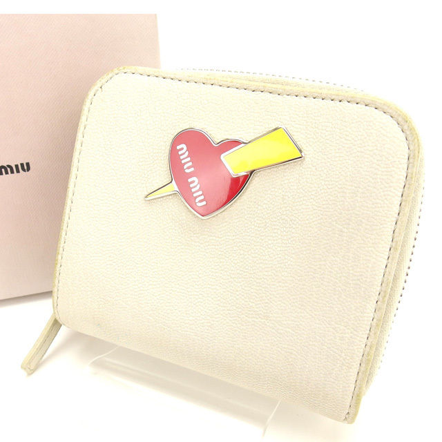 【スプリングセール30％OFF】ミュウミュウ 二つ折り財布 ラウンドファスナー ホワイト miumiu 二つ折りサイフ 財布 サイフ 収納 財布 二つ折り財布 ユニセックス 小物 【ミュウミュウ】 T11243 【中古】