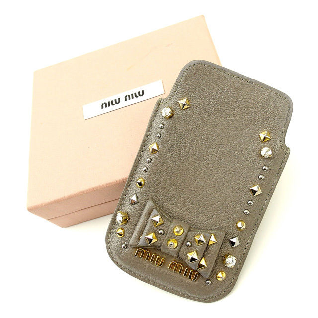 【楽天スーパーSALE】ミュウミュウ iPhone45SE リボンモチーフ付き スタッズ シルバー miumiu 【ミュウミュウ】 T13748S 【中古】